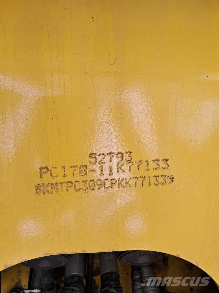Komatsu PC170LC-11 حفارات زحافة