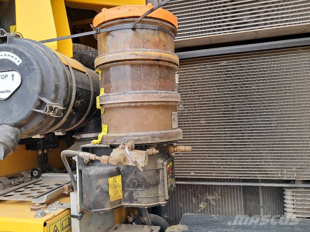 Komatsu PC170LC-11 حفارات زحافة