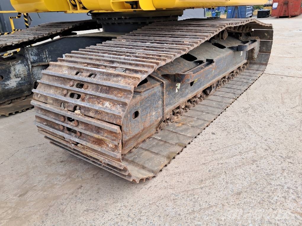 Komatsu PC170LC-11 حفارات زحافة
