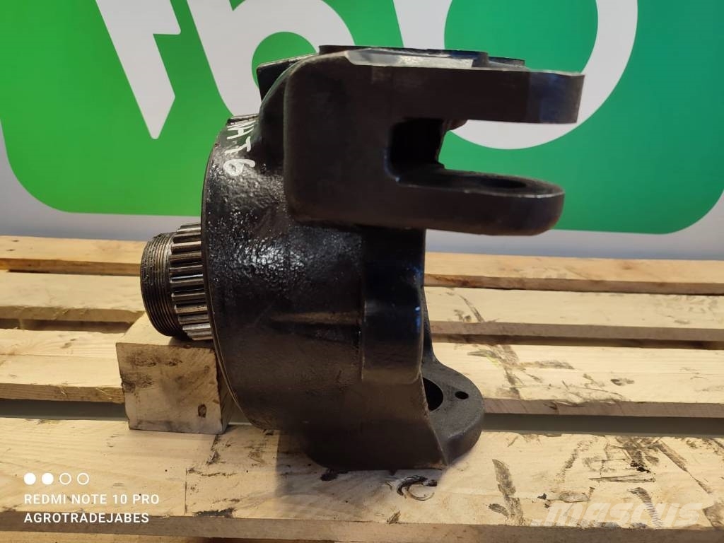 Steering knuckle 84196944 Hub 140614 New Holland T 轴