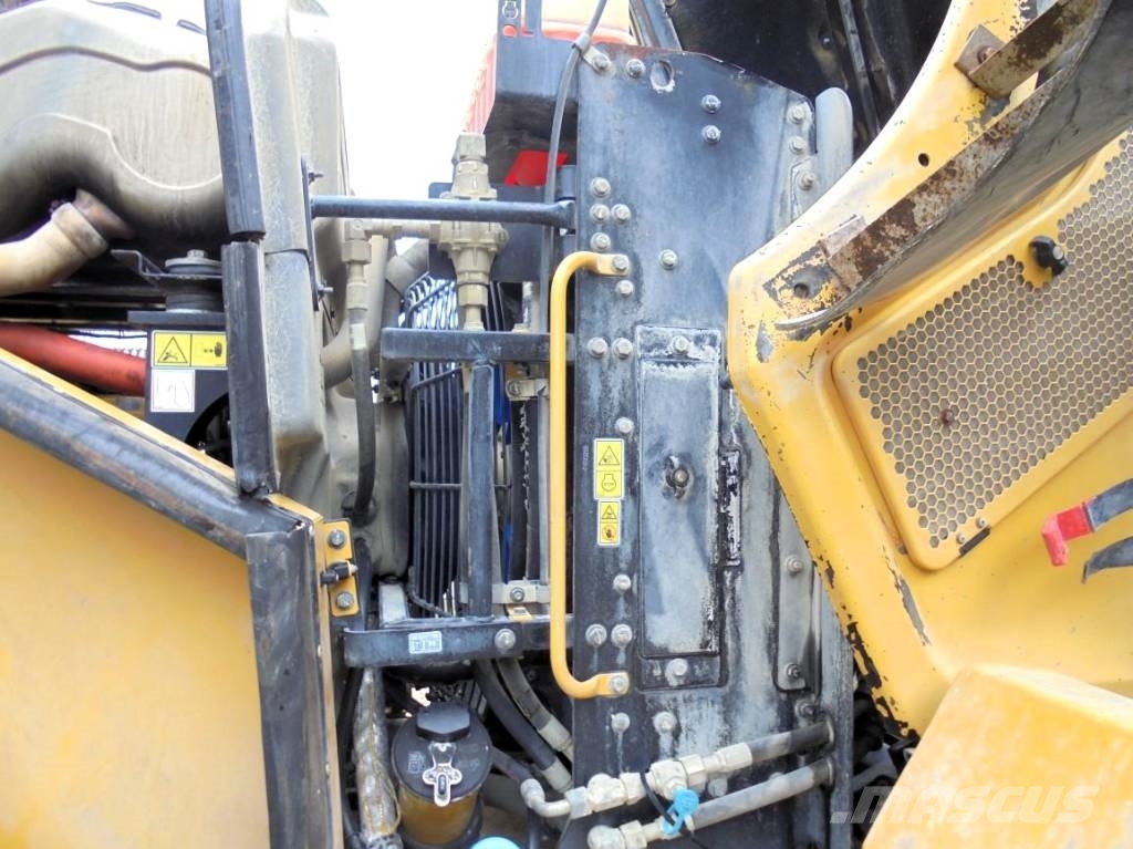 CAT 950 M Kolesni nakladalci