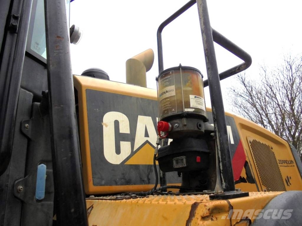 CAT 950 M Kolesni nakladalci