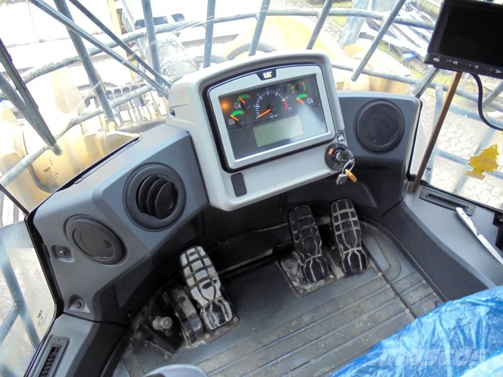 CAT 950 M Kolesni nakladalci