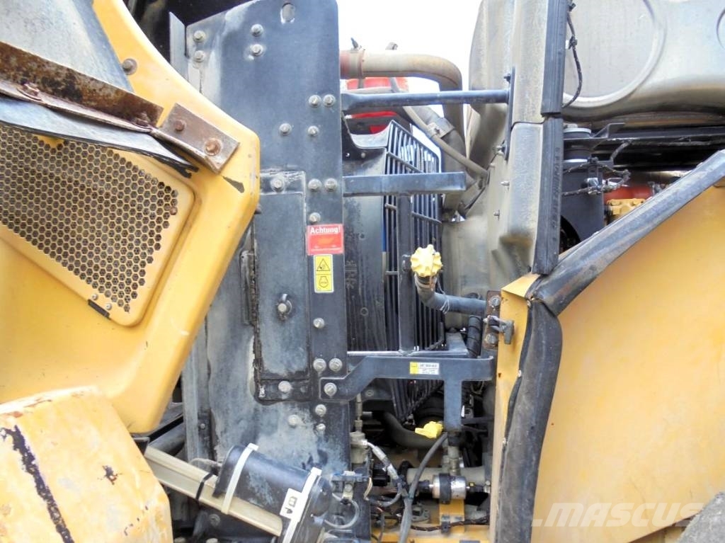 CAT 950 M Kolesni nakladalci