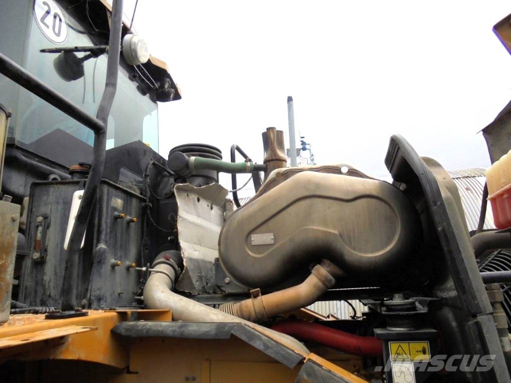 CAT 950 M Kolesni nakladalci