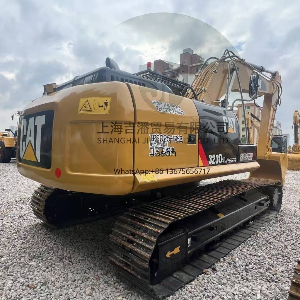 CAT 323 D Pelle sur chenilles