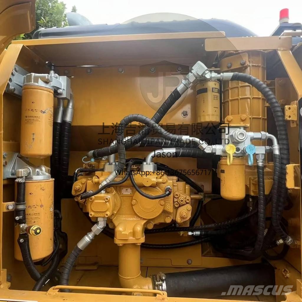 CAT 323 D Pelle sur chenilles