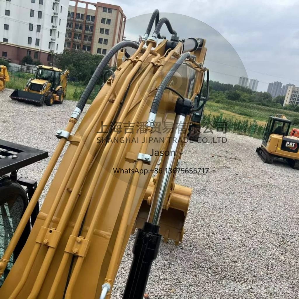 CAT 323 D Pelle sur chenilles