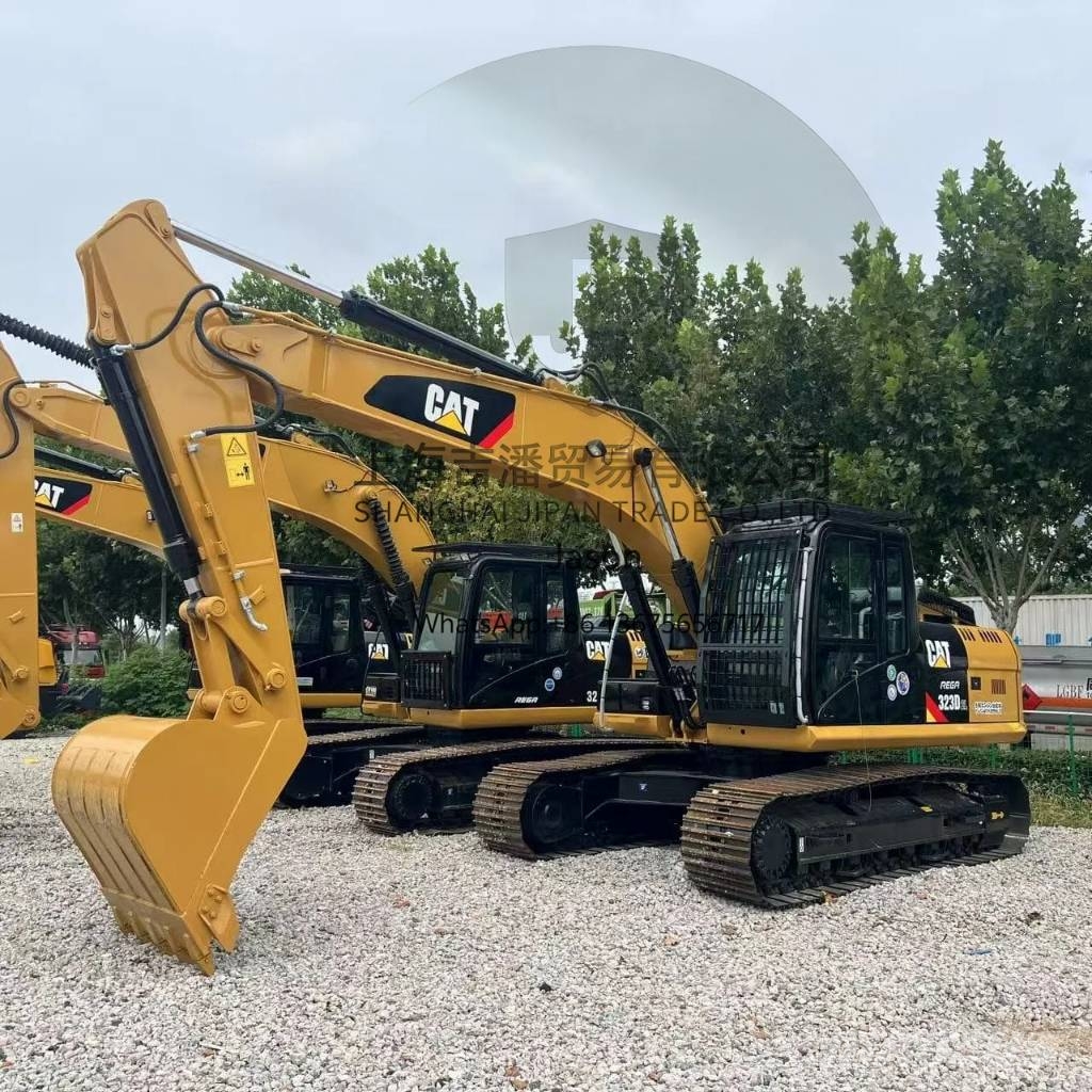 CAT 323 D Pelle sur chenilles