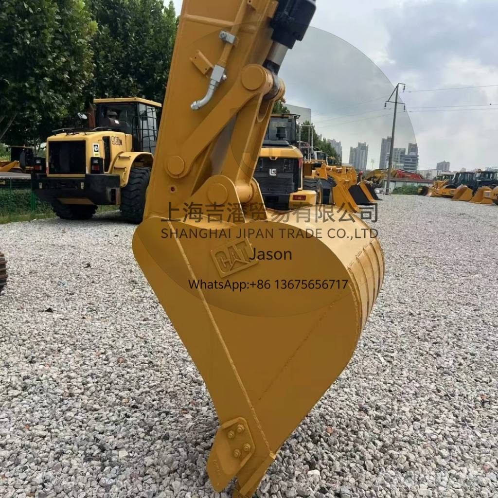 CAT 323 D Pelle sur chenilles