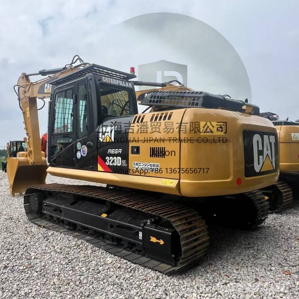 CAT 323 D Pelle sur chenilles