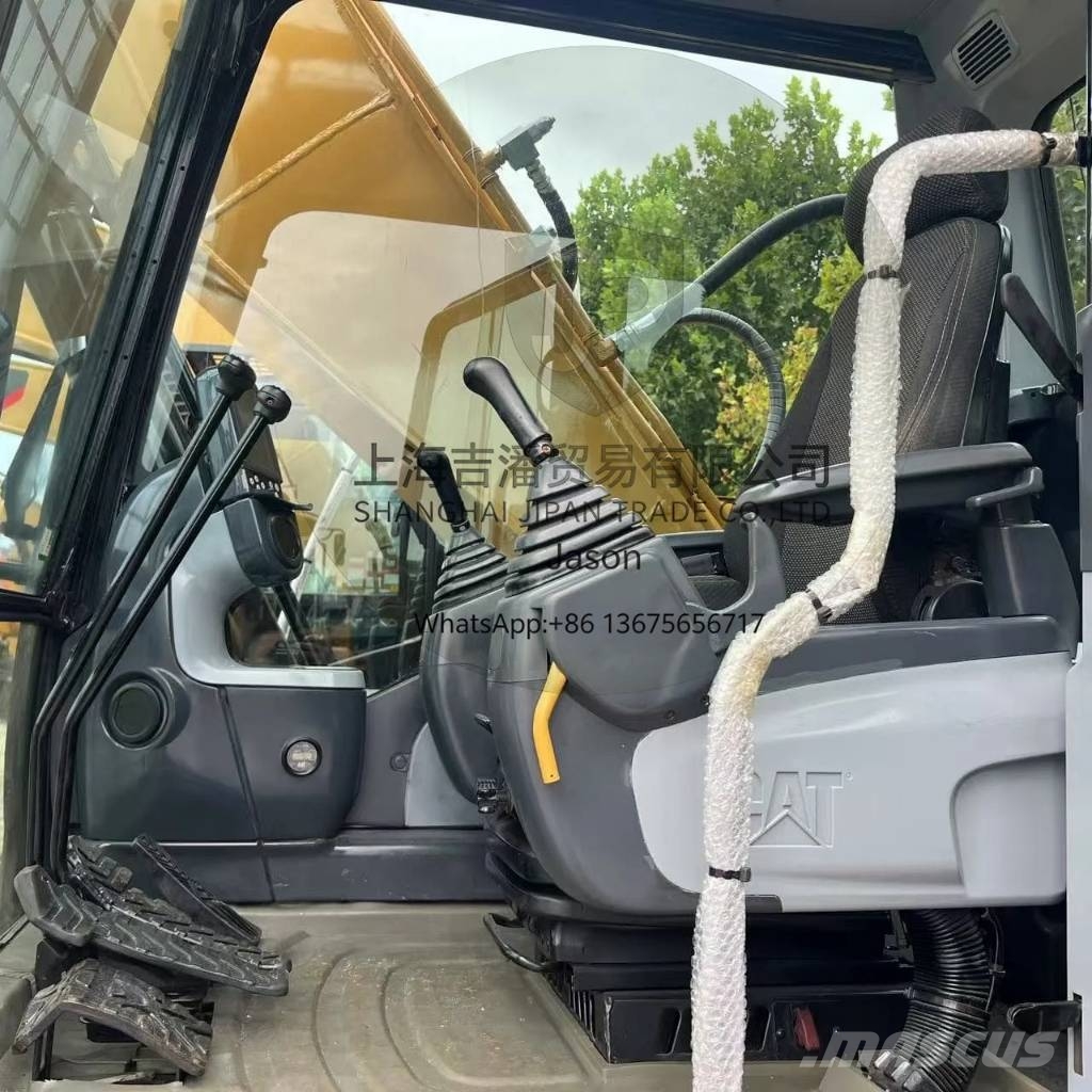 CAT 323 D Pelle sur chenilles
