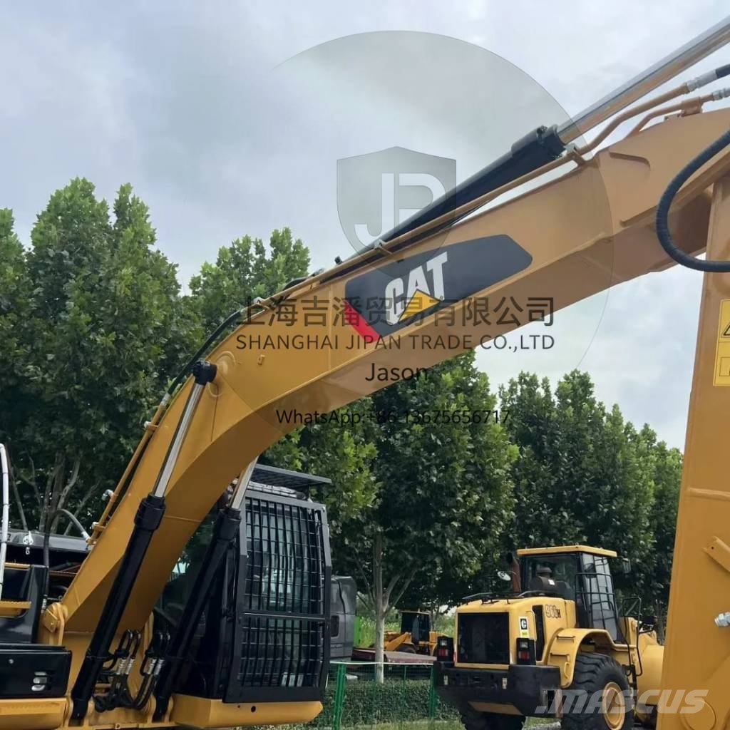 CAT 323 D Pelle sur chenilles