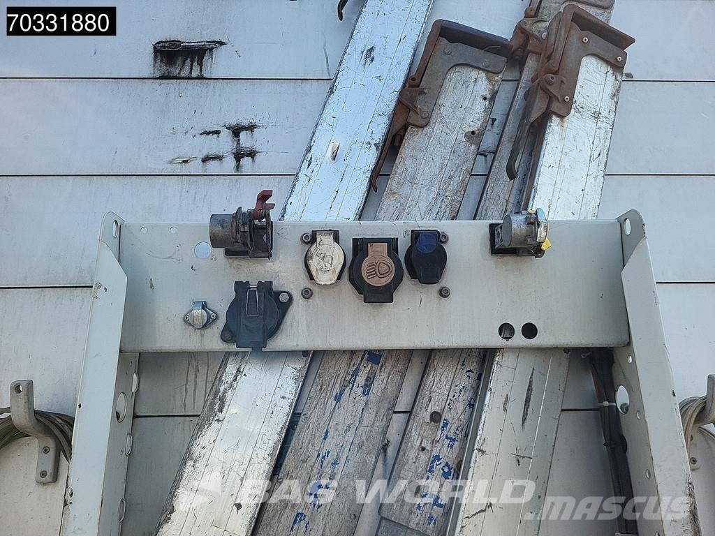 Schmitz Cargobull SCB*S3T 3 axles Sliding Roof نصف مقطورات بباب جانبي