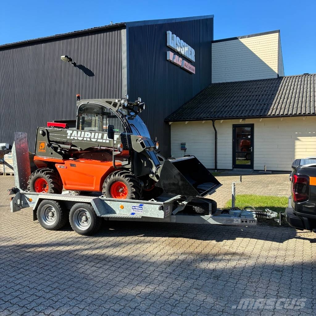 Ausa T 144 H ( kan fragtes på maskintrailer ) Kurottajat