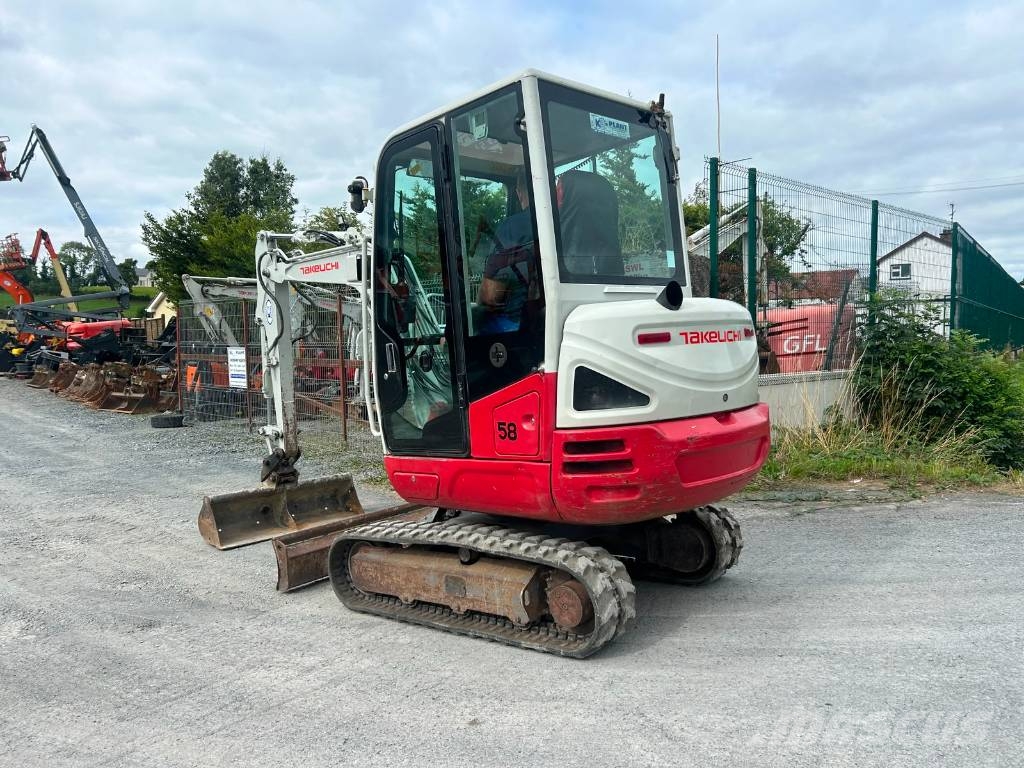 Takeuchi TB 230 Minigravere <7t