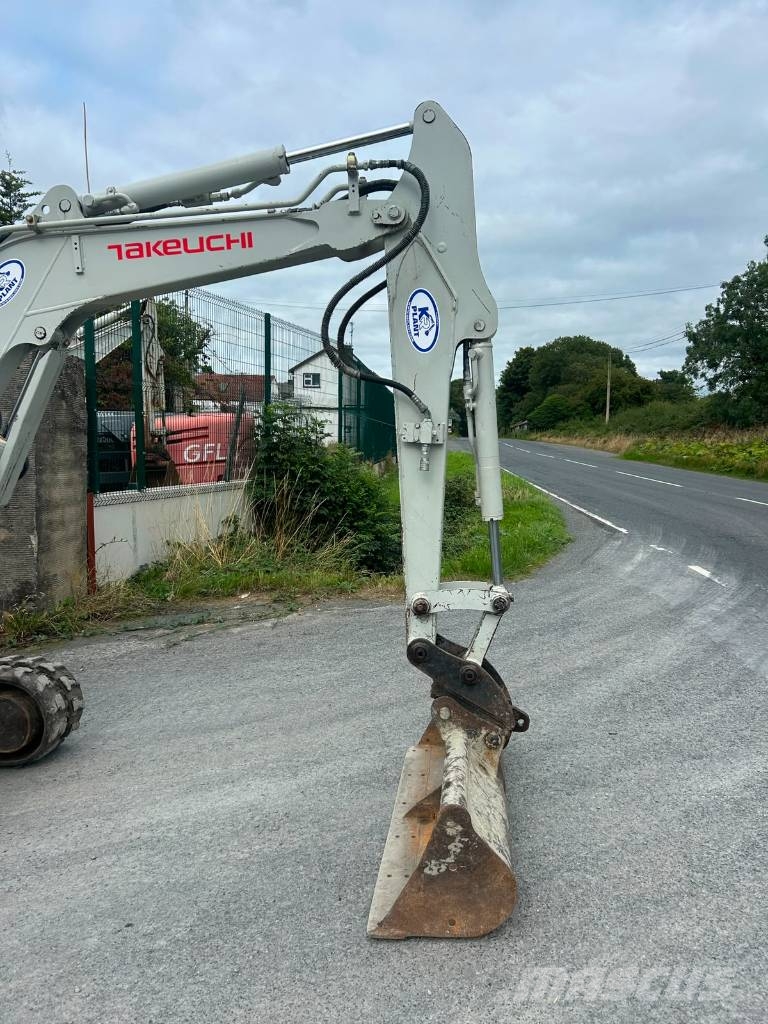 Takeuchi TB 230 Minigravere <7t