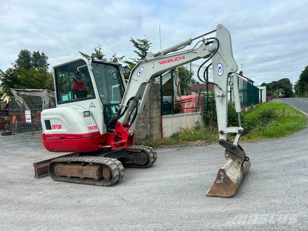 Takeuchi TB 230 Minigravere <7t