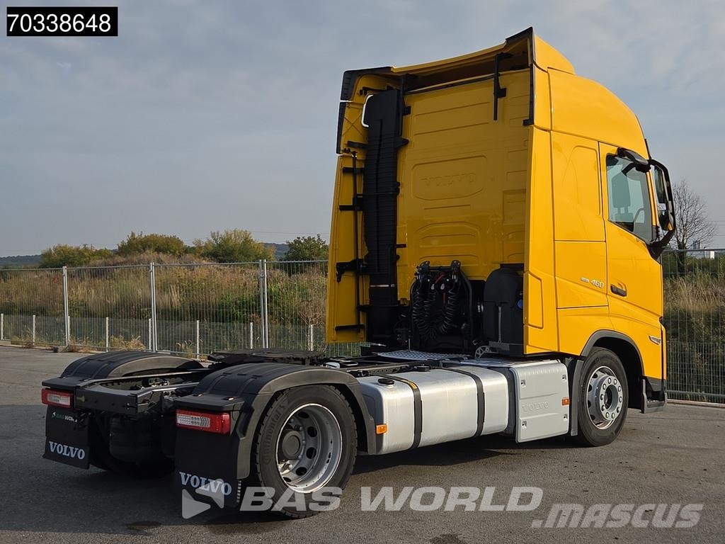 Volvo FH 460 4X2 Globe Mega 2x Tanks I-ParkCool Navi ACC Тягачі