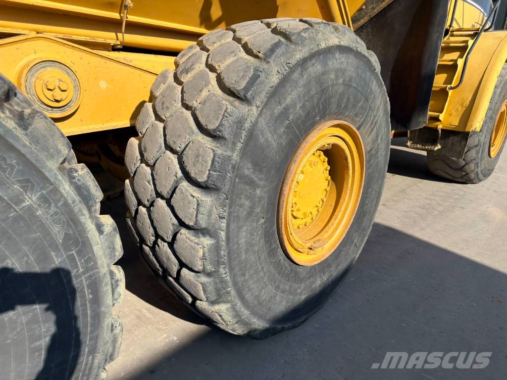CAT 735 Knik dumptrucks