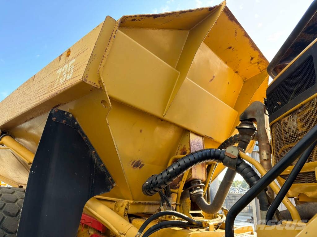 CAT 735 Knik dumptrucks
