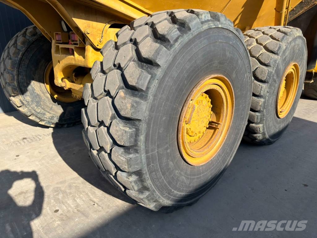 CAT 735 Knik dumptrucks