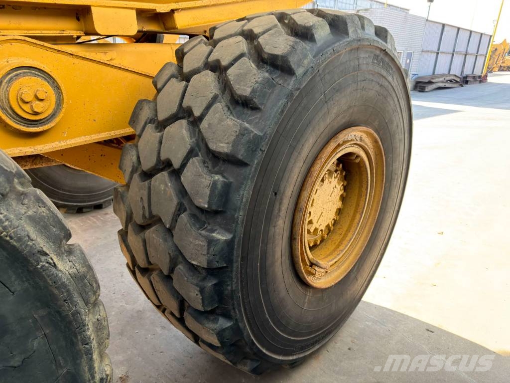 CAT 735 Knik dumptrucks