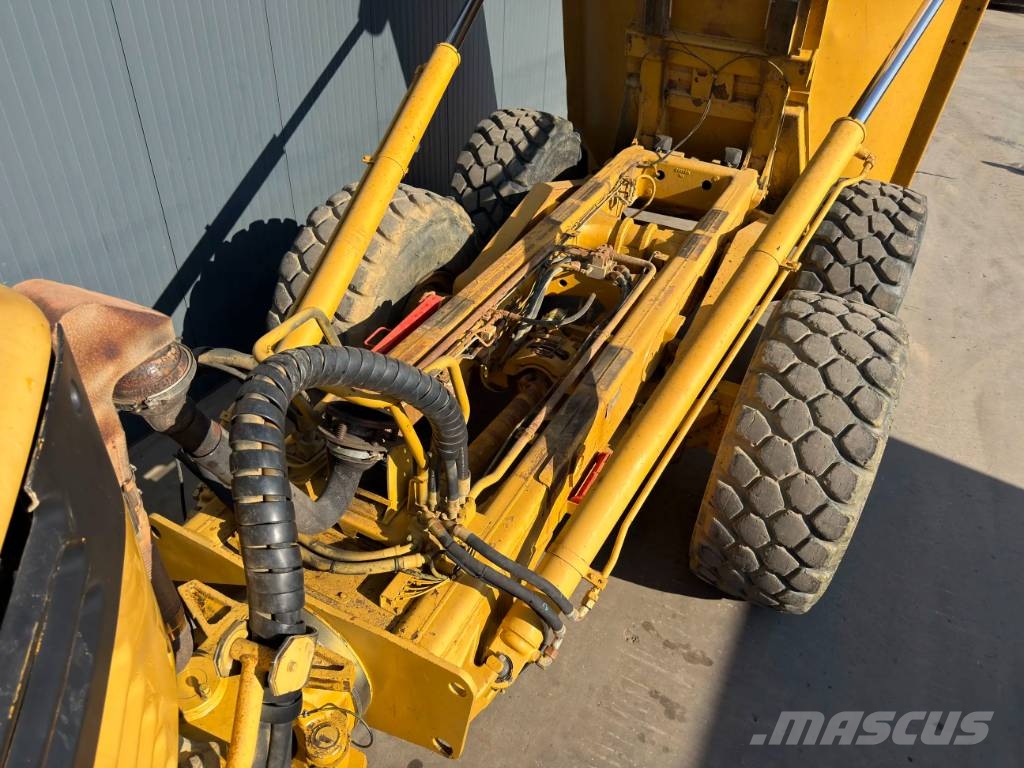 CAT 735 Knik dumptrucks