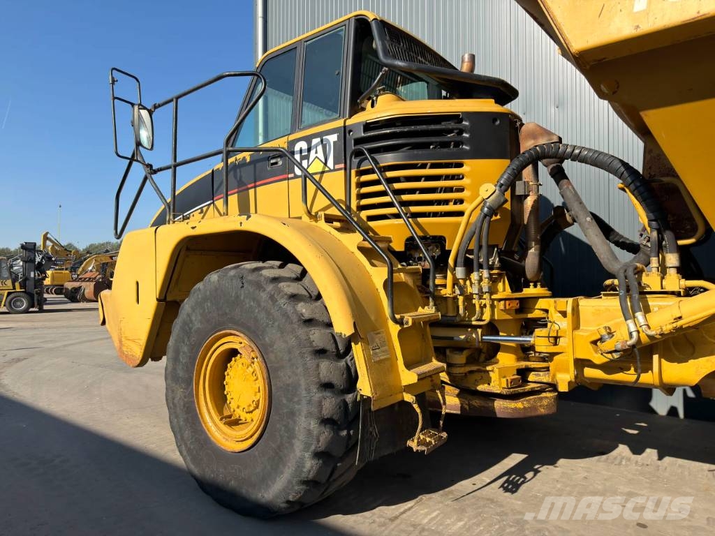 CAT 735 Knik dumptrucks
