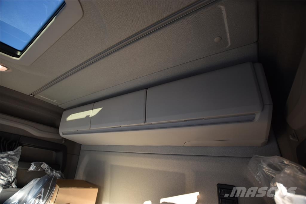 Scania R590 8X4 Camiones polibrazo