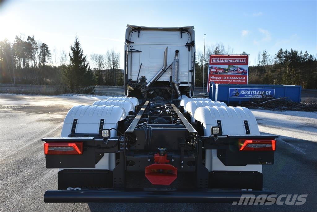 Scania R590 8X4 Camiones polibrazo