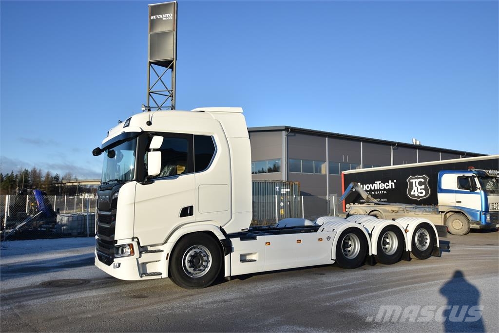 Scania R590 8X4 Camiones polibrazo