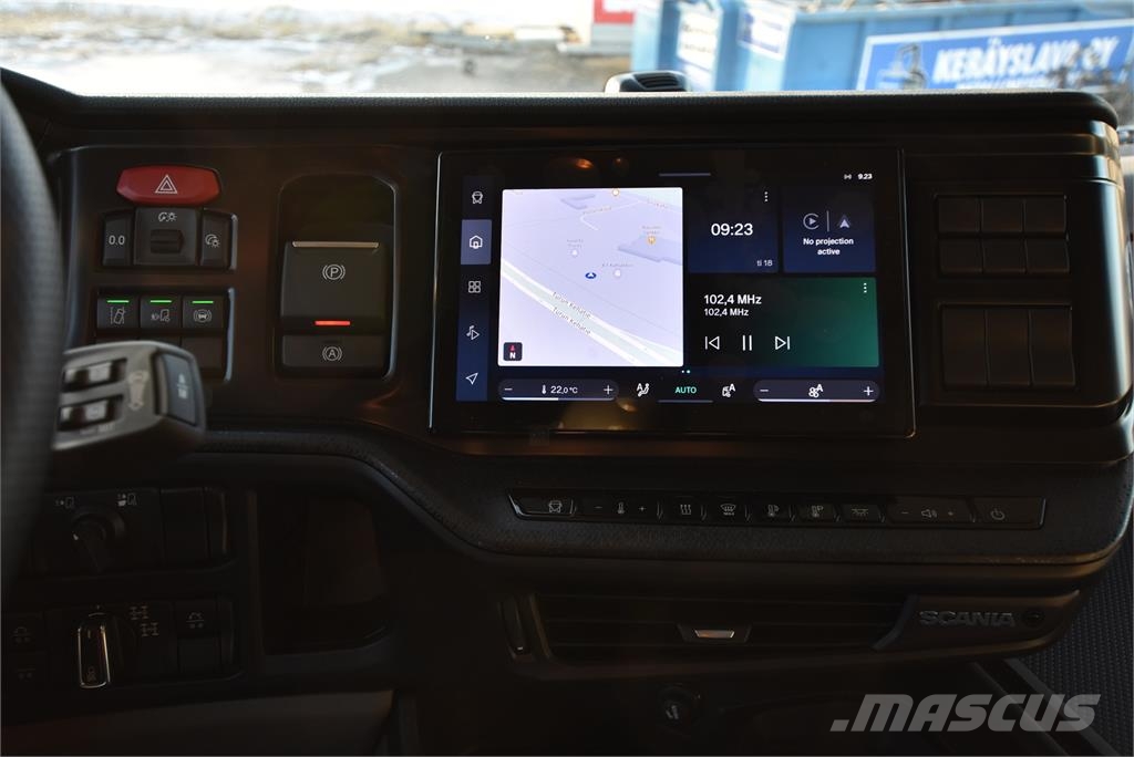 Scania R590 8X4 Camiones polibrazo