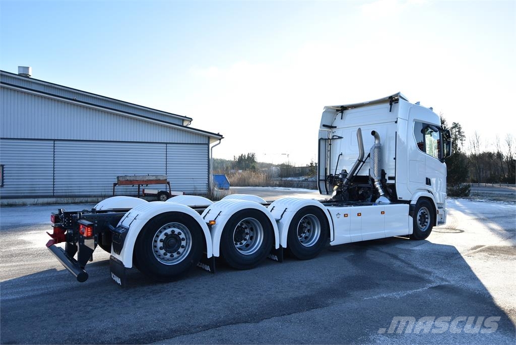 Scania R590 8X4 Camiones polibrazo