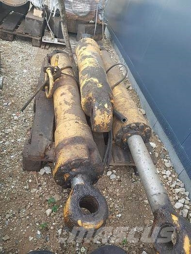 Liebherr A914 Dzinēji
