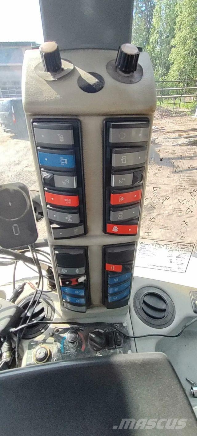 Lännen 8600 E Sensodrive Kaivurikuormaajat