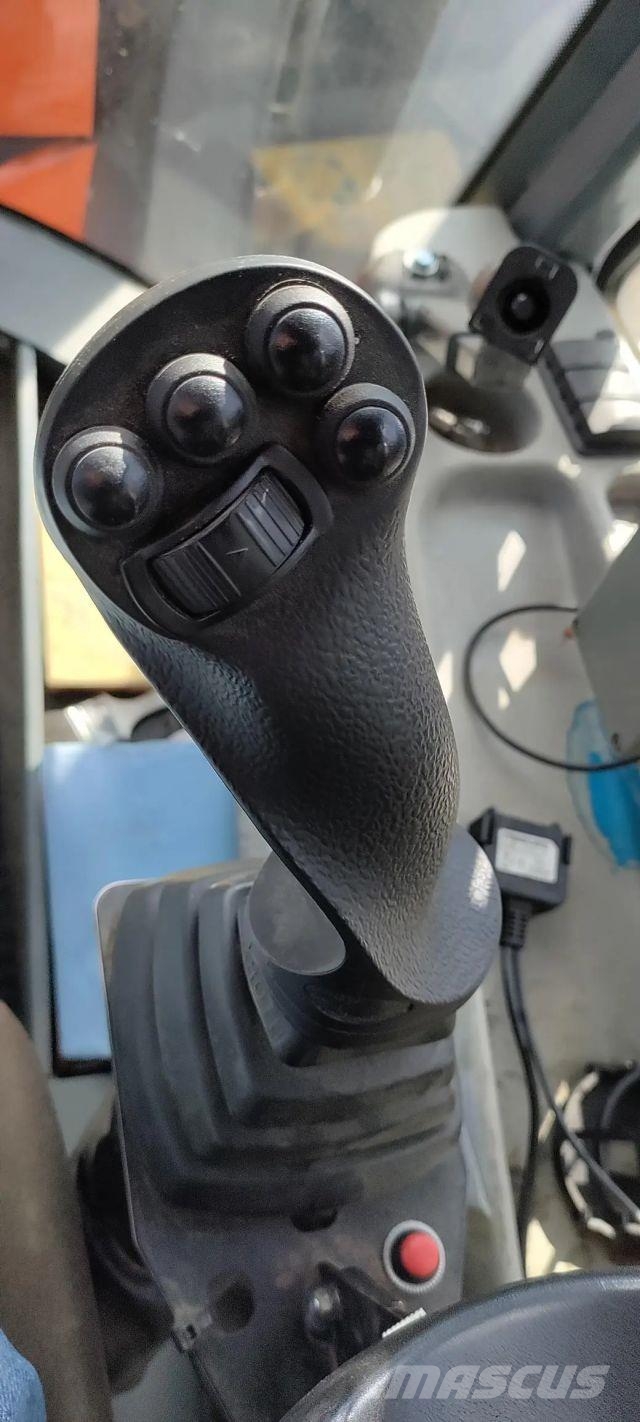 Lännen 8600 E Sensodrive Kaivurikuormaajat