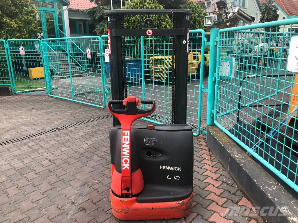 Linde L 12 /379/ V-3430 OB شاحنات مناولة ذاتية الدفع