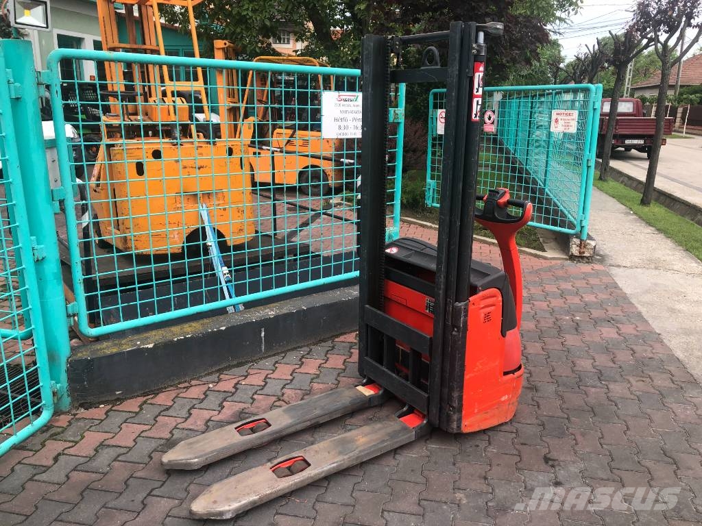 Linde L 12 /379/ V-3430 OB شاحنات مناولة ذاتية الدفع