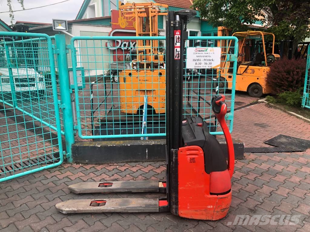 Linde L 12 /379/ V-3430 OB شاحنات مناولة ذاتية الدفع