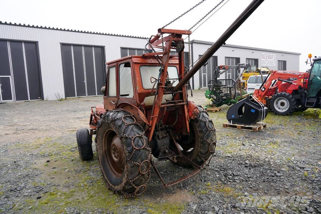 HYTT MED VINSCH OCH VAJERKRAN TILL MF 35 Other tractor accessories
