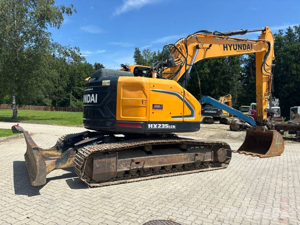 Hyundai HX 235 LCR حفارات زحافة