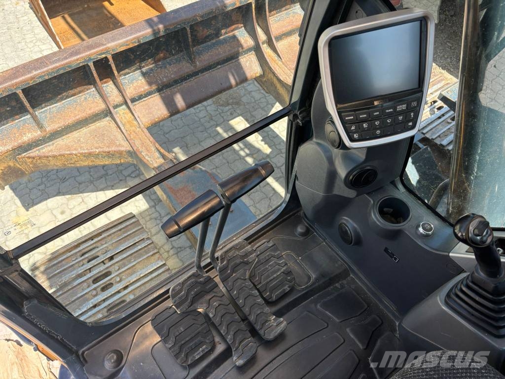 Hyundai HX 235 LCR حفارات زحافة