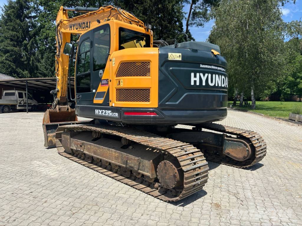 Hyundai HX 235 LCR حفارات زحافة