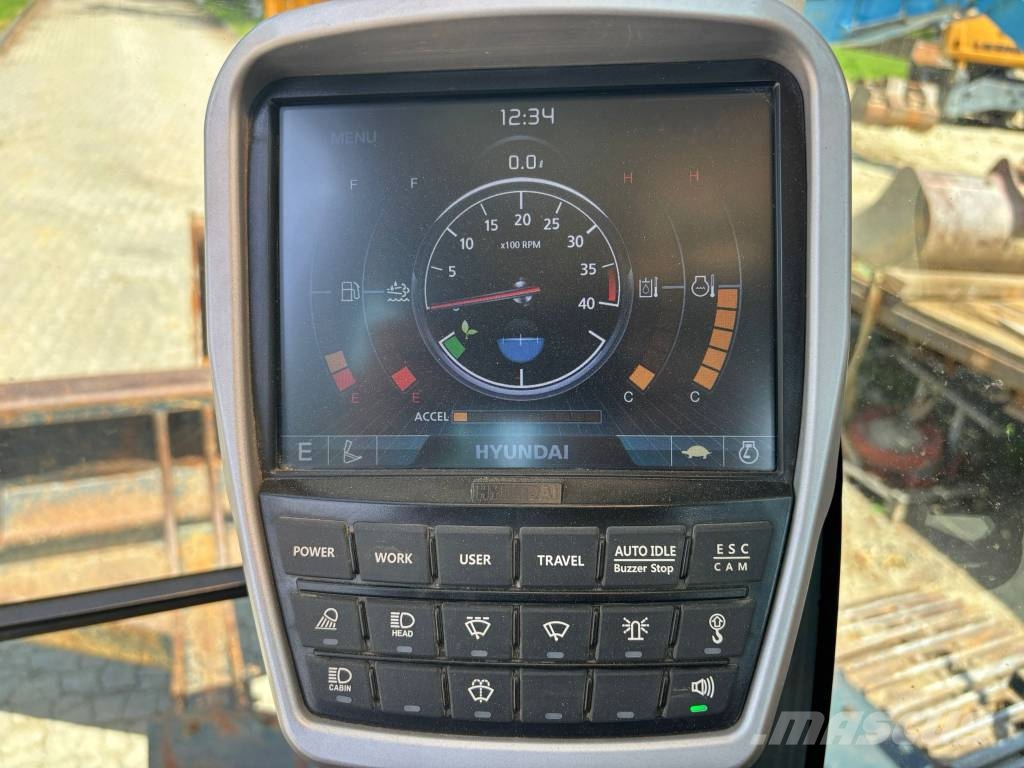 Hyundai HX 235 LCR حفارات زحافة