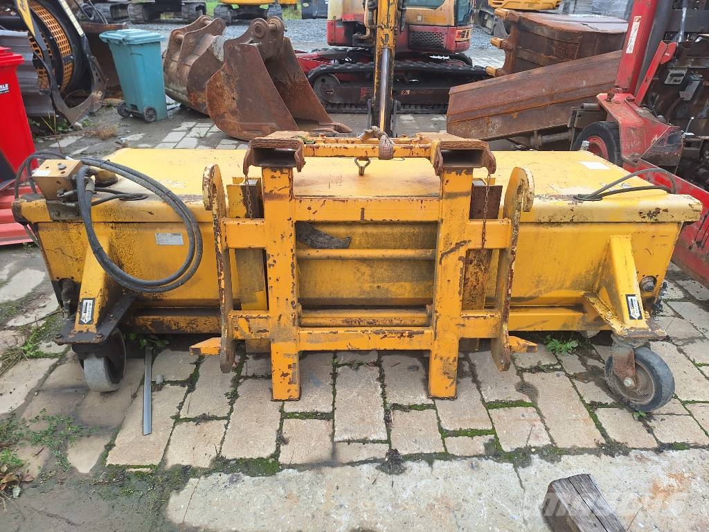 JCB SC 240 فرش