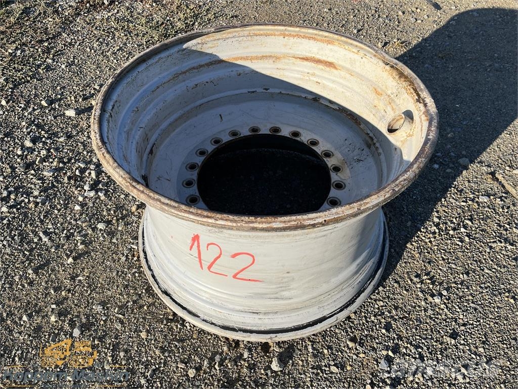 Komatsu 941 20x34 Used/Beg الإطارات والعجلات والحافات