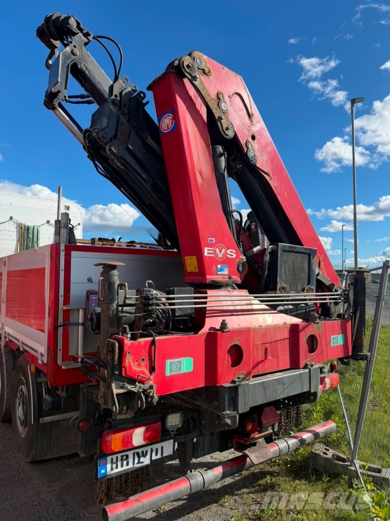 Mercedes-Benz ACTROS 2558 L Camion plateau ridelle avec grue