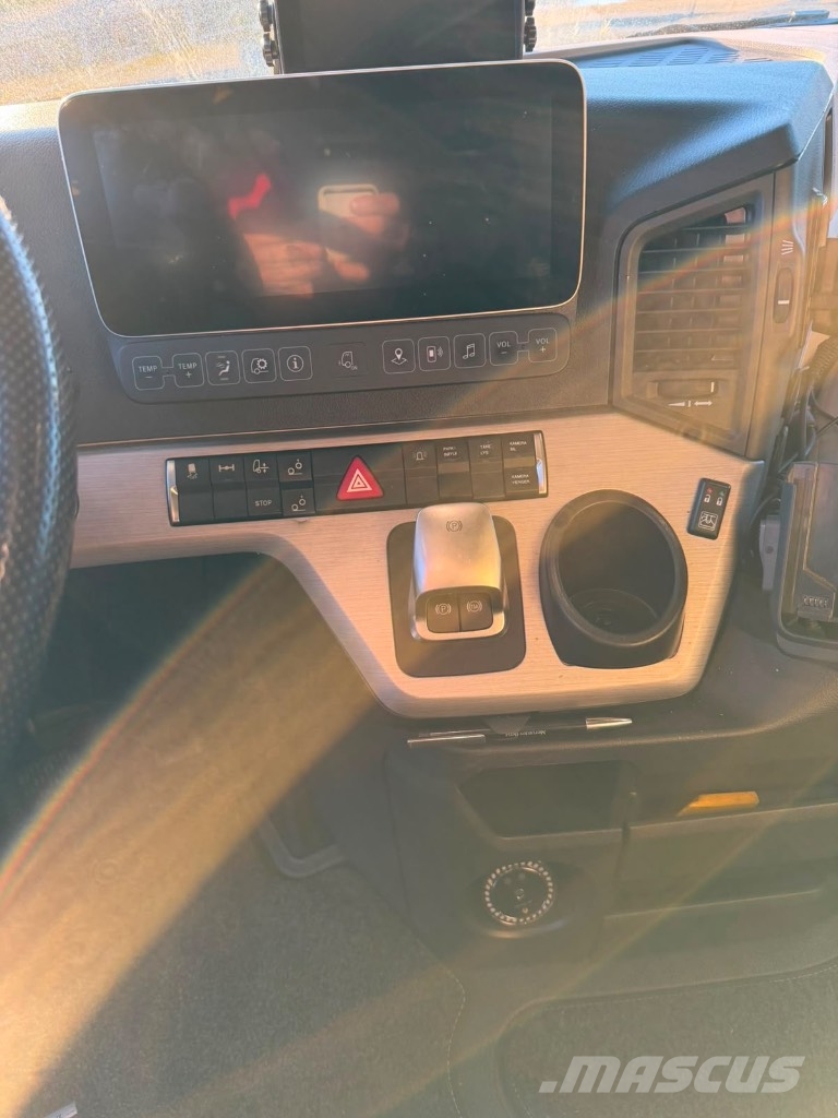 Mercedes-Benz ACTROS 2558 L Camion plateau ridelle avec grue