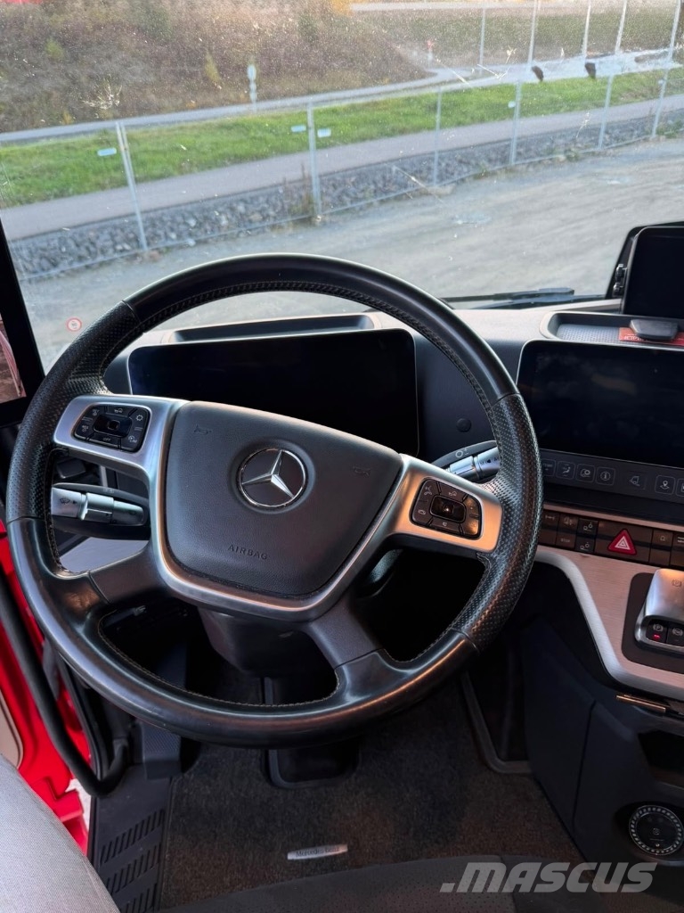 Mercedes-Benz ACTROS 2558 L Camion plateau ridelle avec grue